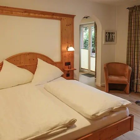 Baumwipfel בית הארחה 3*