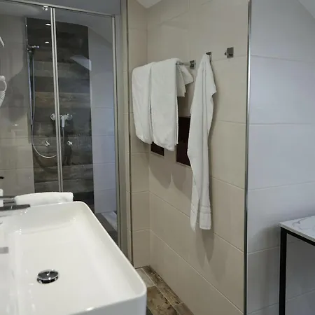 Baumwipfel בית הארחה